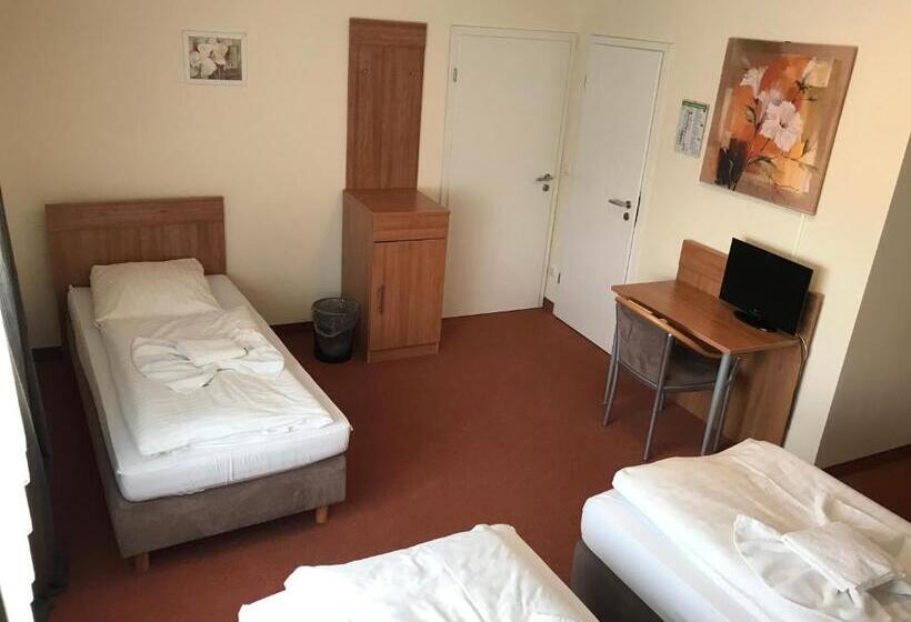 Номер Стандарт Трехместный, Hennies Hannover Sehnde