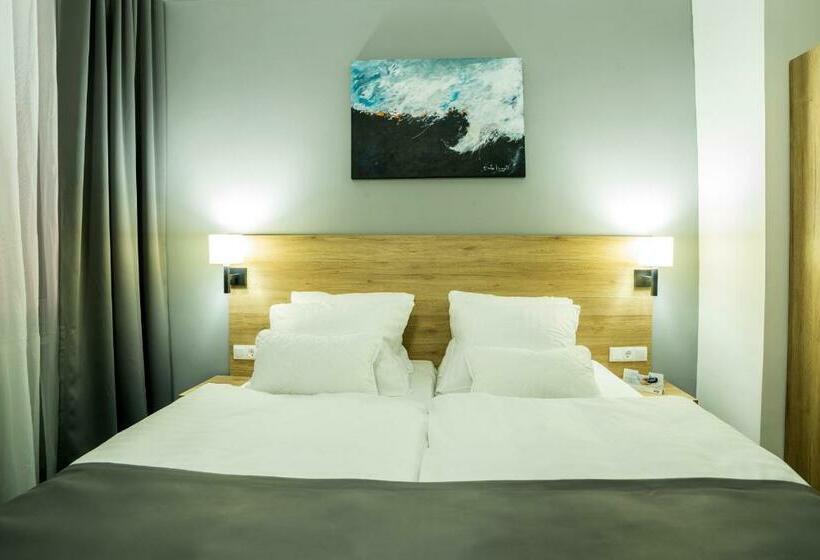 חדר סטנדרט, Livinn