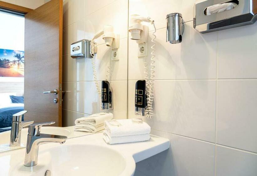 חדר סטנדרט יחיד, Livinn