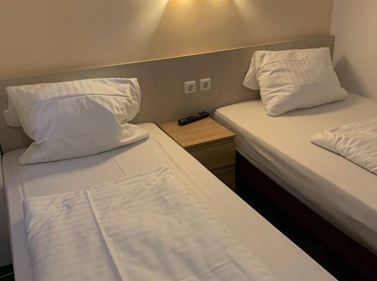 Номер Стандарт, New Fair Munich Messe