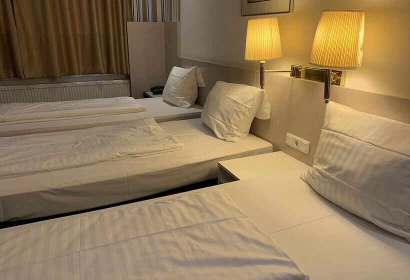 Номер Стандарт Трехместный, New Fair Munich Messe