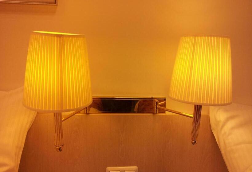 Номер Стандарт, New Fair Munich Messe