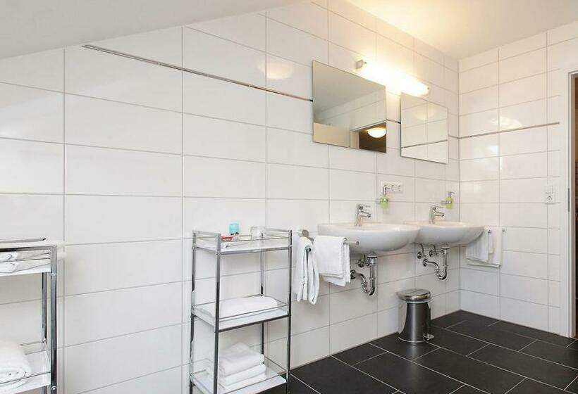 חדר סטנדרט, Pension Arkade