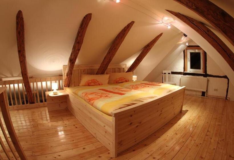 جناح كلاسيكي, Pension Picco Bello