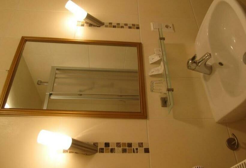 스탠다드 싱글 룸, Zur Kripp