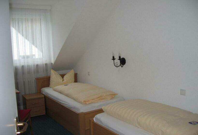 스탠다드 룸, Zur Kripp