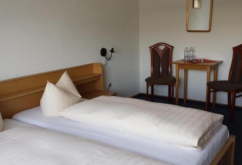 스탠다드 룸 강 전망, Zur Kripp