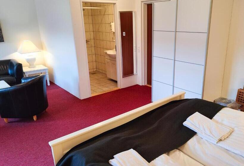 סוויטה, Rønnes