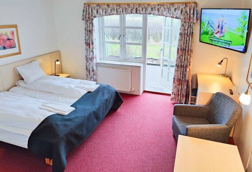 חדר סופריור נוף לגינה, Rønnes