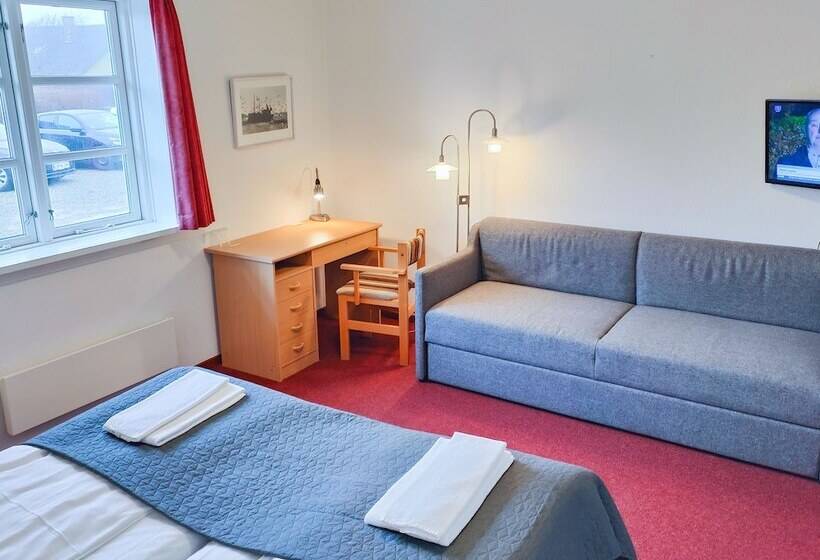 חדר משפחתי, Rønnes