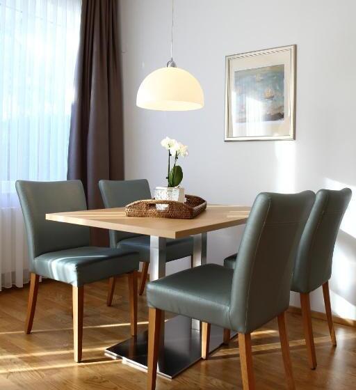 1 Bedroom Apartment Lake View, Seepark Garni