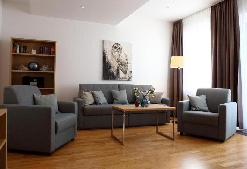 1 Bedroom Apartment Lake View, Seepark Garni