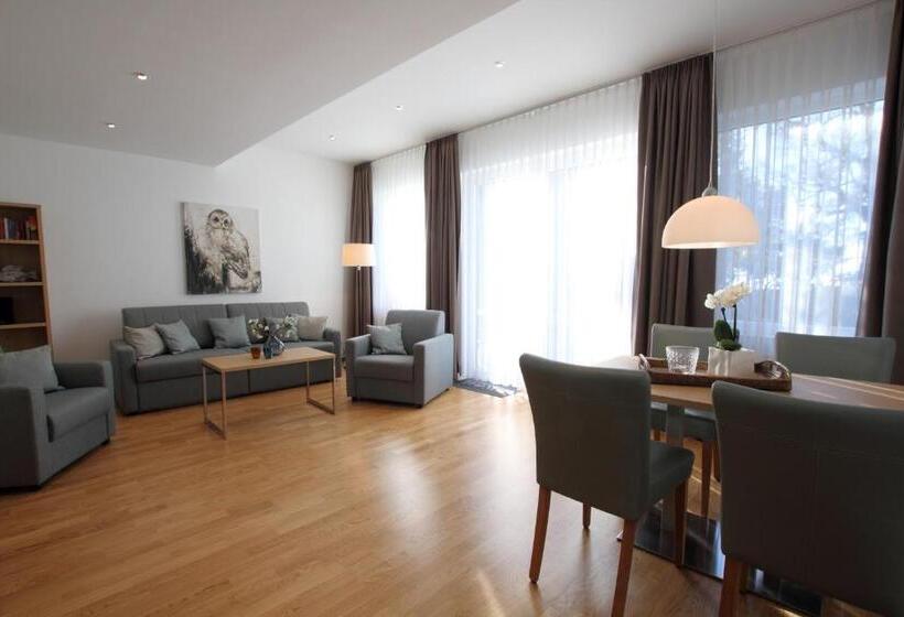 1 Bedroom Apartment Lake View, Seepark Garni