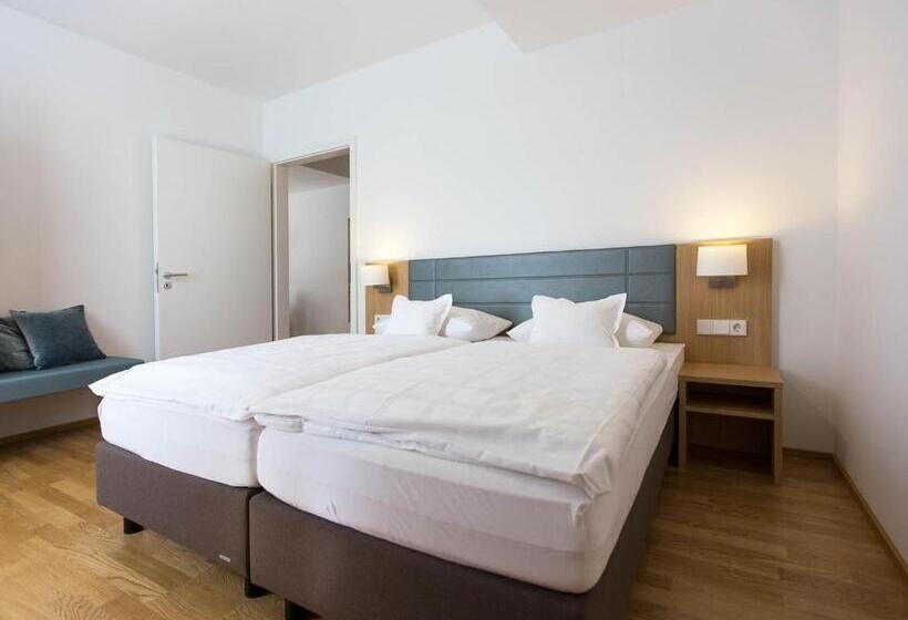 1 Bedroom Apartment Lake View, Seepark Garni