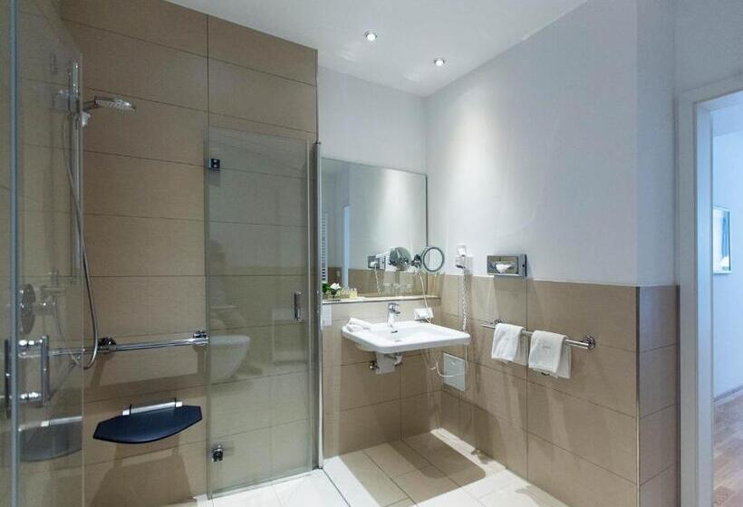 1 Bedroom Apartment Lake View, Seepark Garni