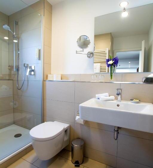 1 Bedroom Apartment Lake View, Seepark Garni