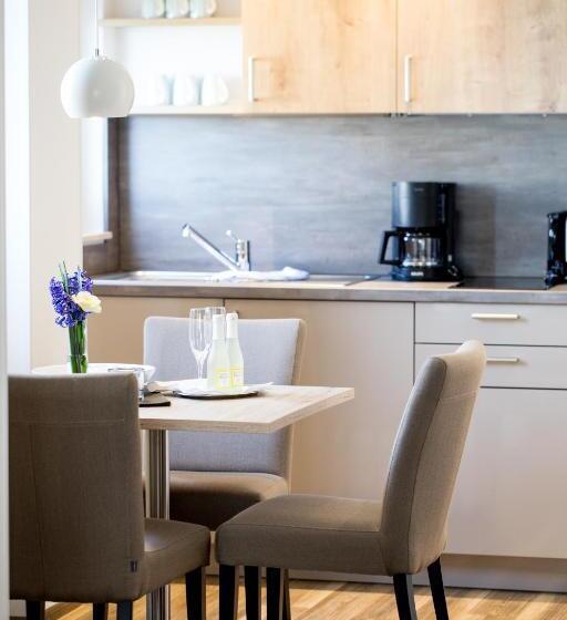 1 Bedroom Apartment Lake View, Seepark Garni