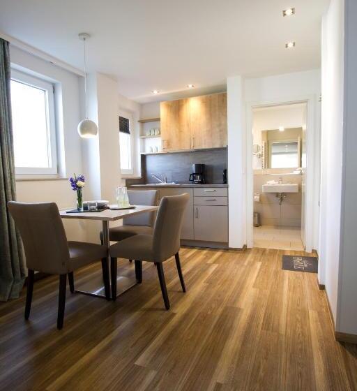 1 Bedroom Apartment Lake View, Seepark Garni