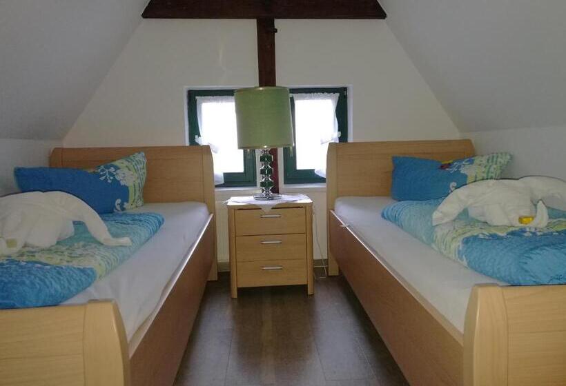 דירת חדר, Villa Alice