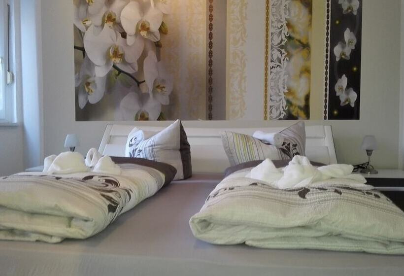 דירת חדר, Villa Alice