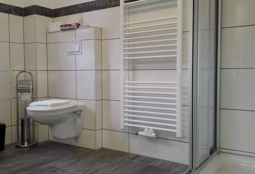 דירת חדר, Villa Alice