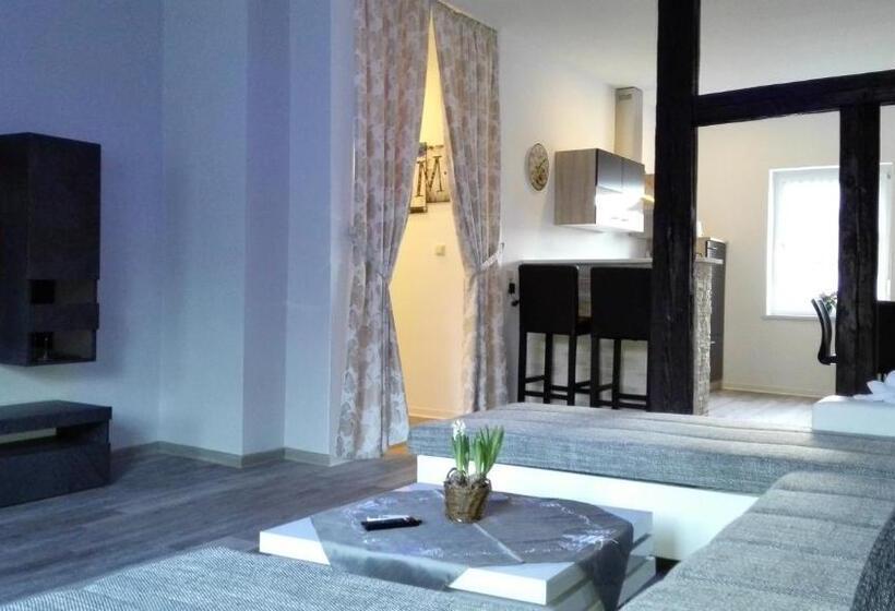 דירת חדר, Villa Alice