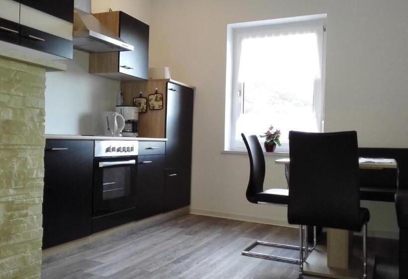 דירת חדר, Villa Alice