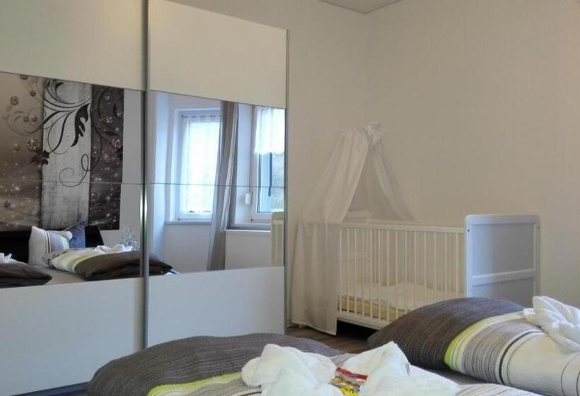 דירת חדר, Villa Alice