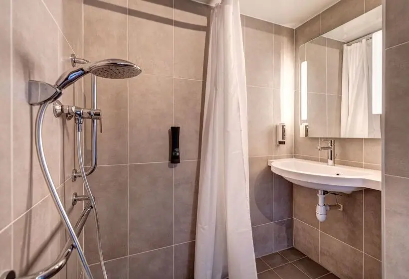 身障者適用スタンダードルーム, B&b Hotel Bordeaux Saint André De Cubzac