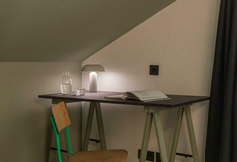 エコノミールーム, Blyb