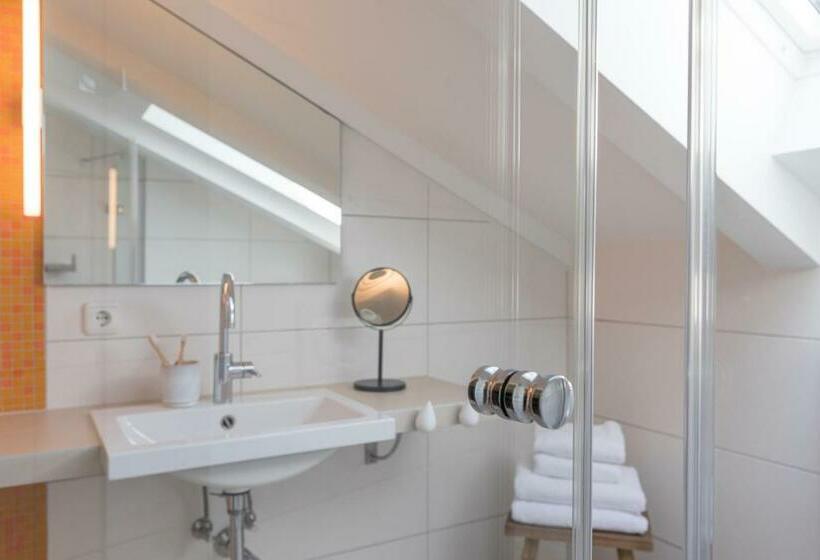 エコノミールーム, Blyb