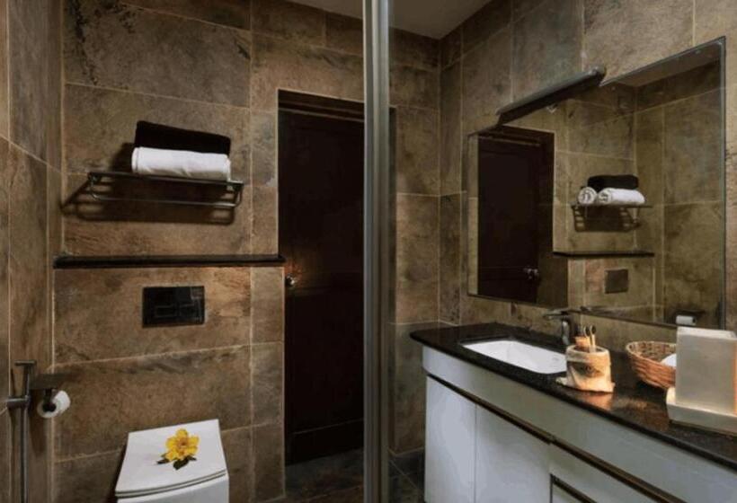 חדר משפחתי נוף לגינה, Orchid Tree Wellness Retreat