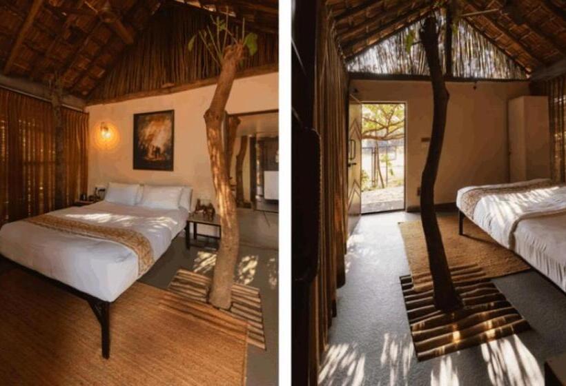 חדר סופריור עם מיטת קינג, Orchid Tree Wellness Retreat