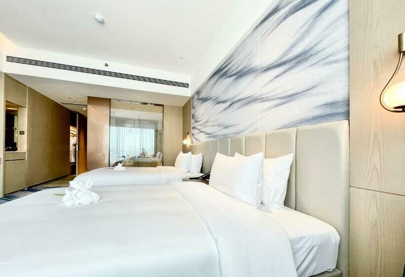 Deluxe room with river view, White Swan Vyv Hotel, Foshan