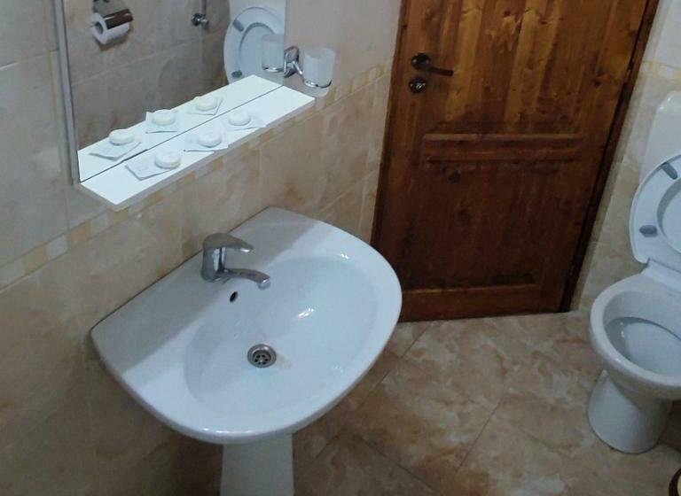 חדר אקונומי, Motel Azur Km36