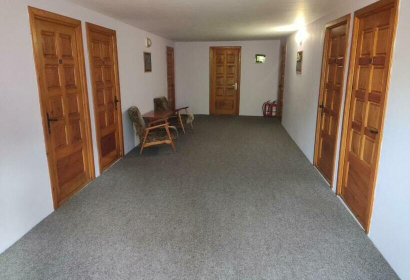 חדר אקונומי, Motel Azur Km36