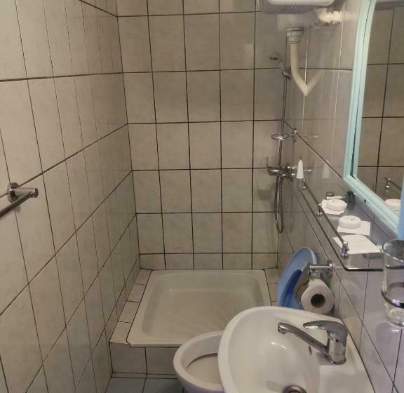 חדר אקונומי, Motel Azur Km36