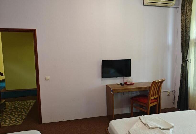 Номер Стандарт Трехместный, Motel Azur Km36
