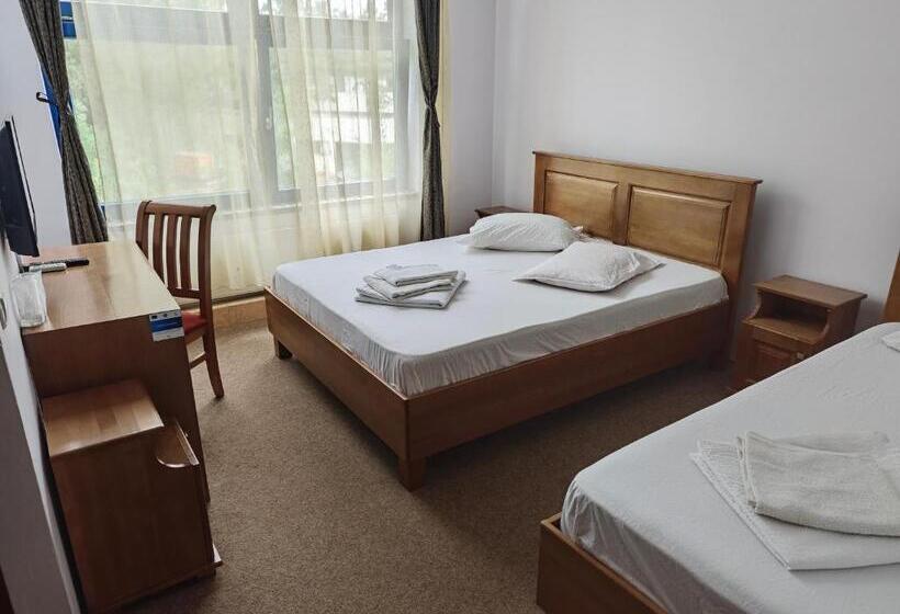 חדר סטנדרט לשלושה, Motel Azur Km36