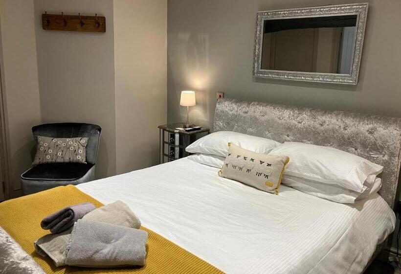 Номер Deluxe Кровать Кинг, ‘the Retreat” At The Rose @ Crown