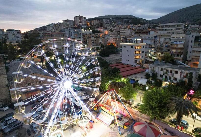 اتاق سه نفره دلوکس با چشم‌انداز دریا, Adora S View