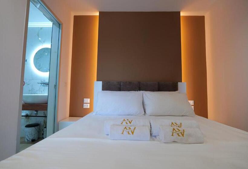 سوییت با چشم‌انداز دریا, Adora S View