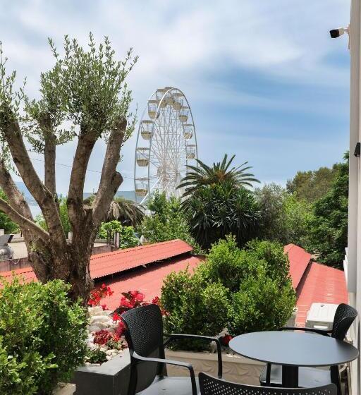 اتاق راحتی سه تخته, Adora S View