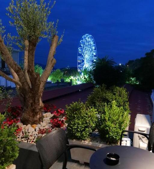 اتاق راحتی سه تخته, Adora S View