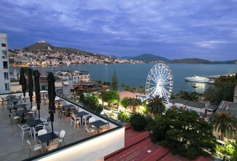 اتاق لوکس با چشم‌انداز دریا, Adora S View