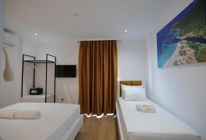 Triple Room Sea View, Adora S View