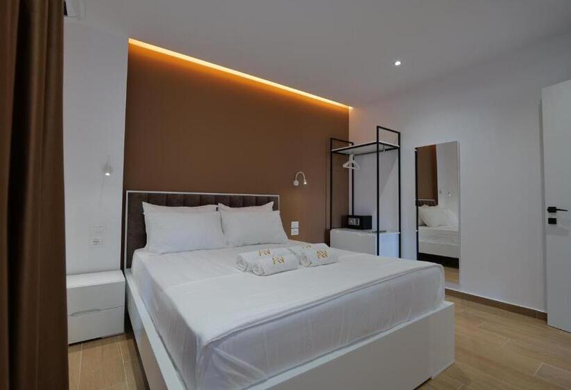 سوئیت با تخت بزرگ, Adora S View