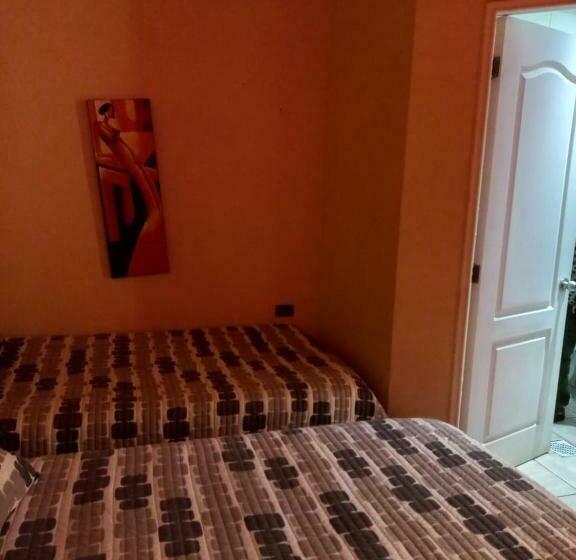 غرفة قياسية ثلاثية, Arauco Ovalle