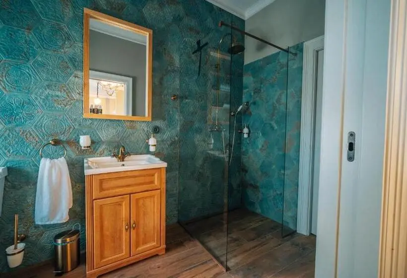 Huoneisto 1 Makuuhuone Puutarhanäkymä, Hrad Kunzov Boutique Hotel & Spa & Restaurant