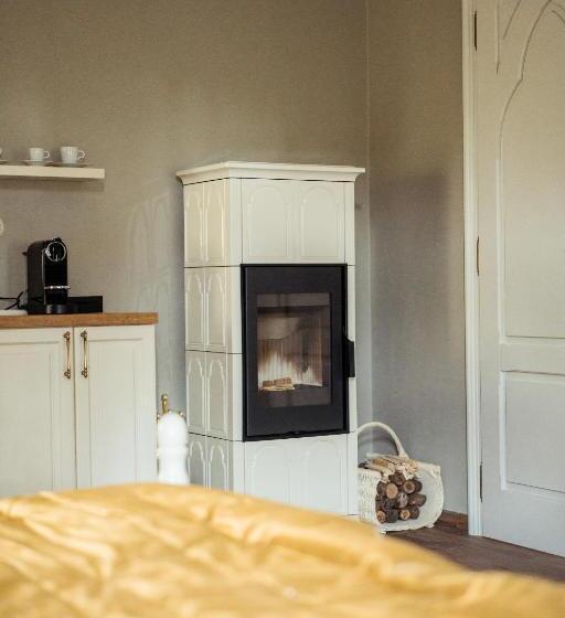 Апартаменты 1 Спальня Нижний Этаж, Hrad Kunzov Boutique Hotel & Spa & Restaurant